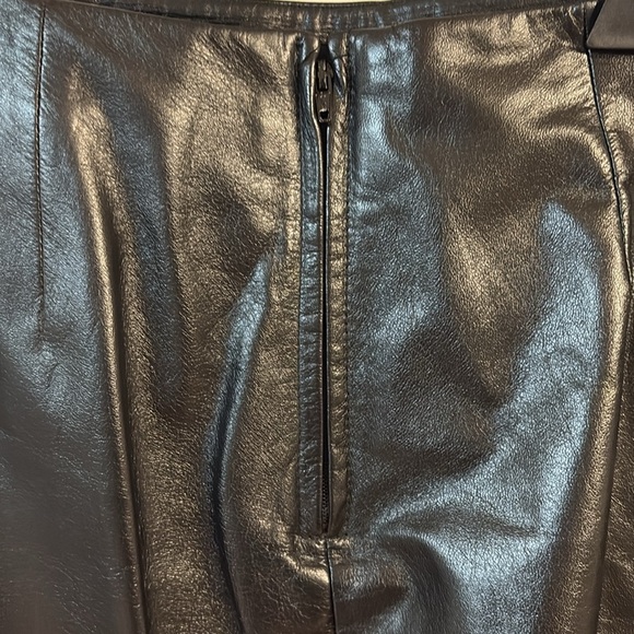 BNWOT Danier Black Leather mini Skirt size 2 - Picture 5 of 6